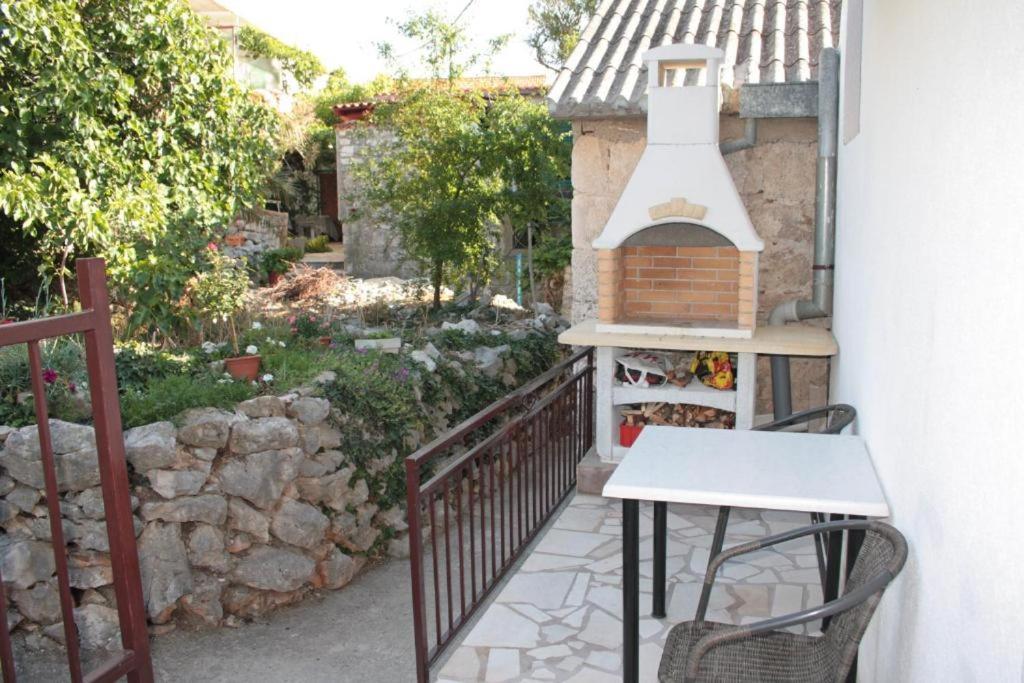Holiday Home Marina-Renovated House In City Center Rogoznica  Luaran gambar